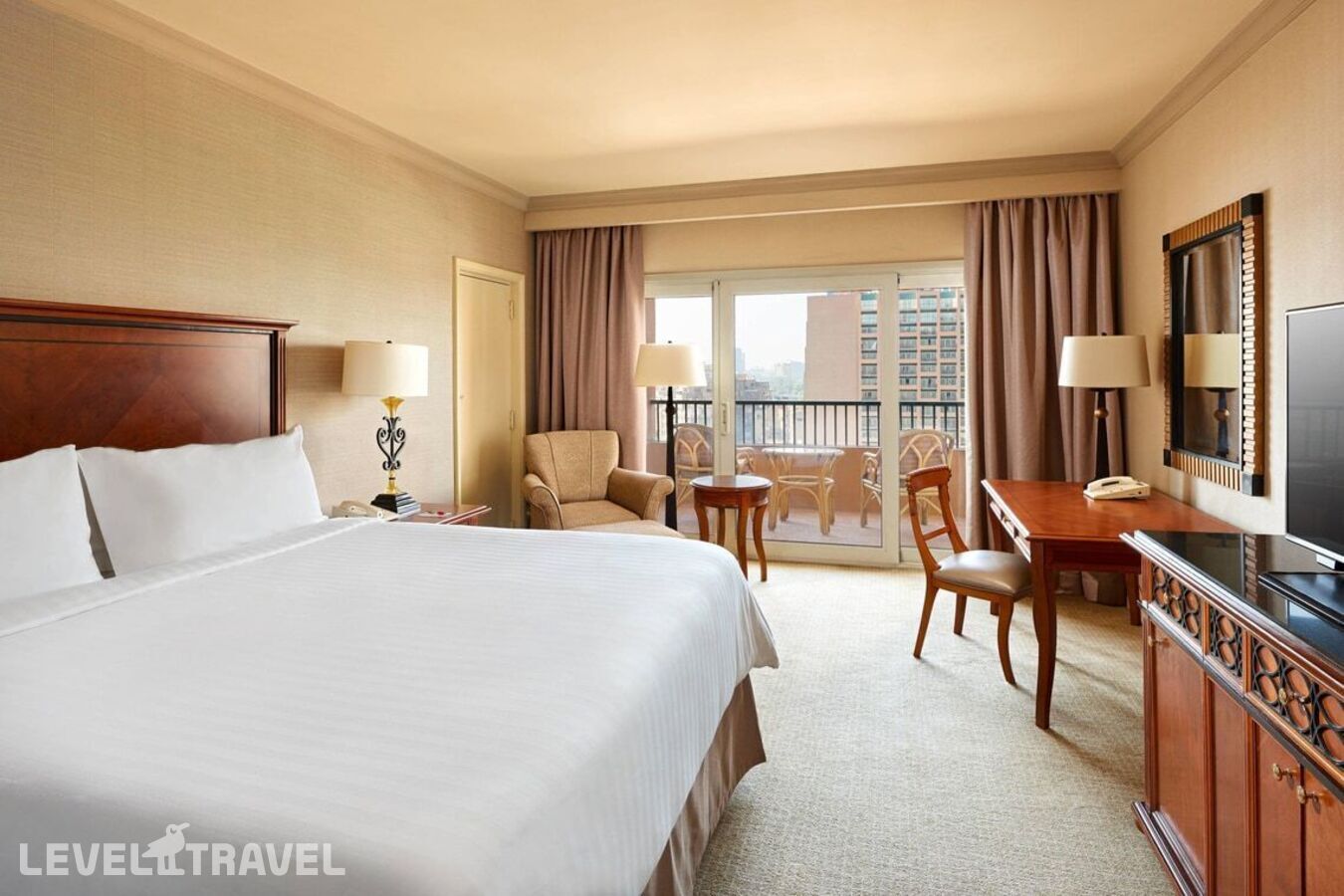 фотографии номера Делюкс с видом на сад с балконом отеля Cairo Marriott Hotel & Omar Khayyam Casino в Египет(Каир) - фото №1