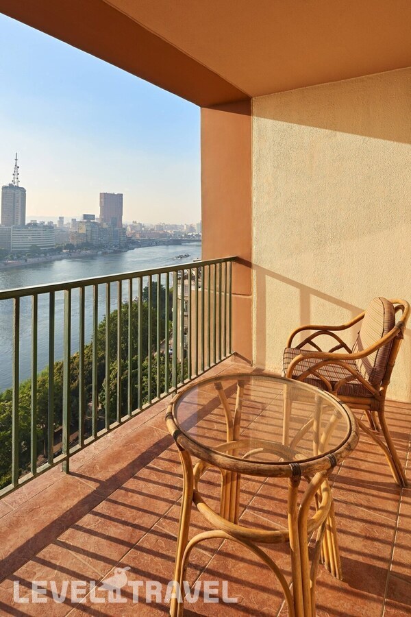 фотографии номера Президентский люкс с балконом отеля Cairo Marriott Hotel & Omar Khayyam Casino в Египет(Каир) - фото №5