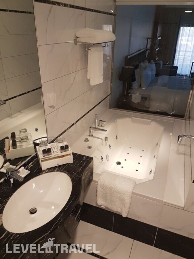 фотографии номера Улучшенный с видом на сад отеля Alreem Hotel в Саудовская Аравия(Эль-Джубайль) - фото №3