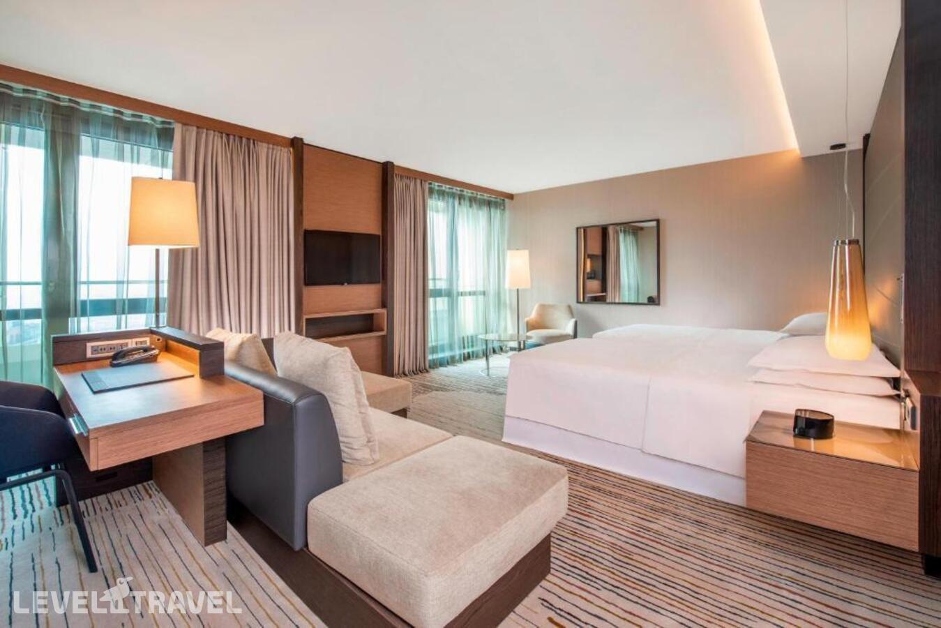 фотографии номера Номер Представительский отеля Sheraton Grand Tbilisi Metechi Palace в Грузия(Тбилиси) - фото №1