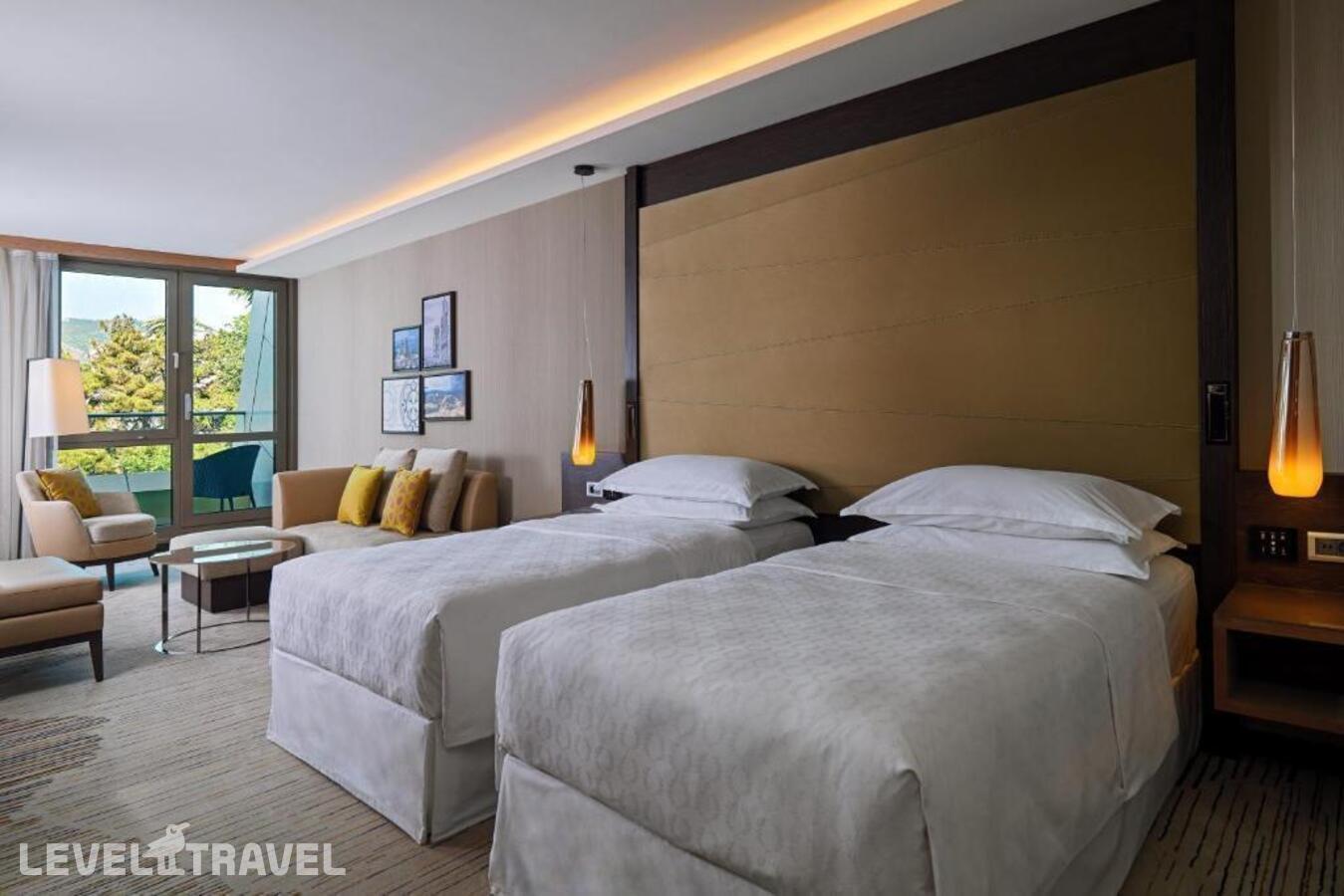 фотографии номера Представительский (две односпальные кровати) отеля Sheraton Grand Tbilisi Metechi Palace в Грузия(Тбилиси) - фото №2