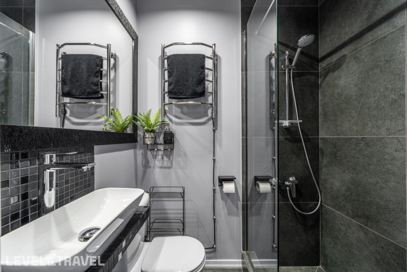 фотографии номера Двухместные апартаменты Comfort с красивым видом из окна двуспальная кровать отеля Апартаменты D Apartments С Видом На Невский Проспект в Россия(Центральный район) - фото №5