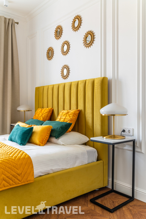 фотографии номера Двухместные апартаменты Comfort с красивым видом из окна двуспальная кровать отеля Апартаменты D Apartments С Видом На Невский Проспект в Россия(Центральный район) - фото №12