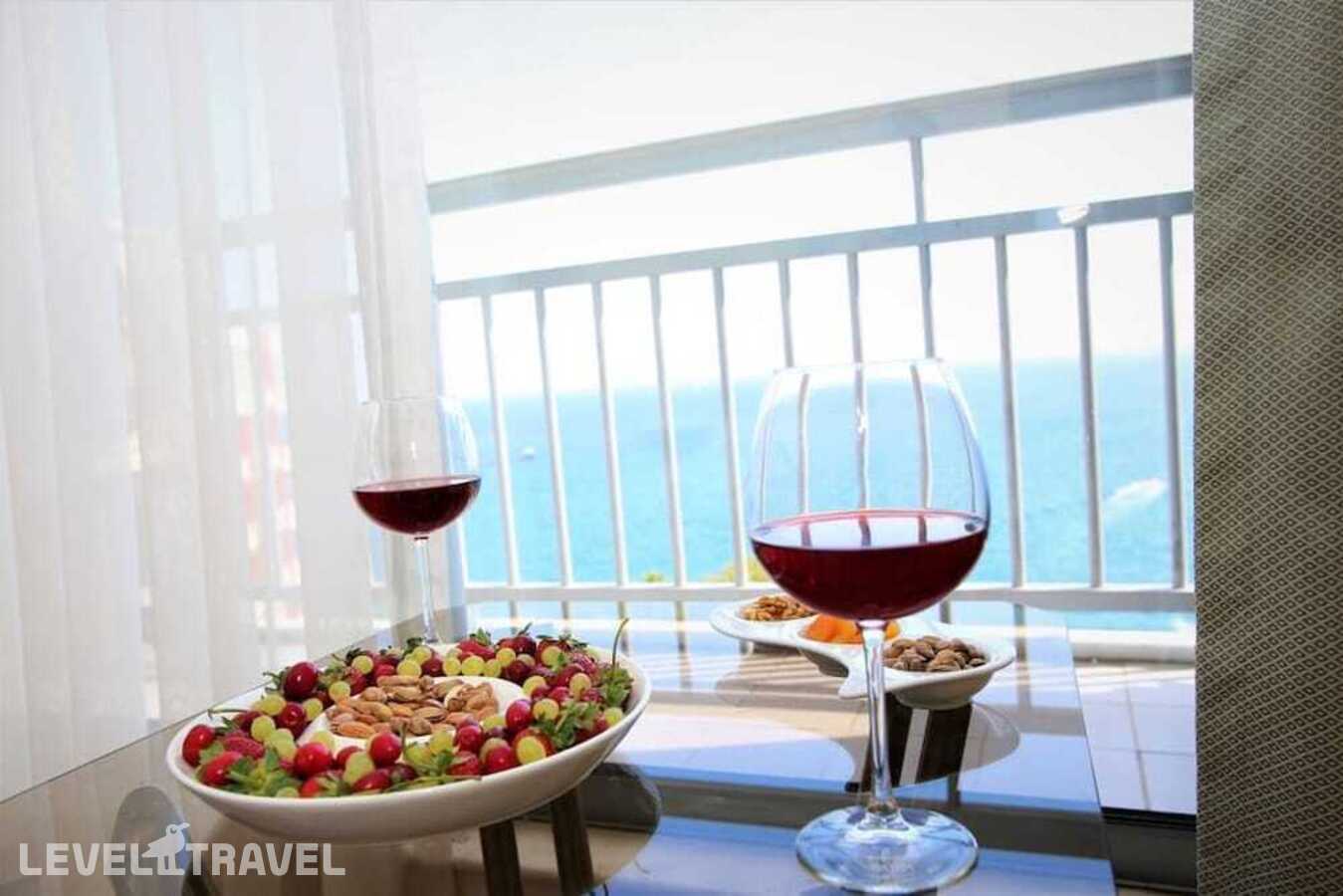 фотографии номера Стандартный с балконом и видом на море отеля Lara Hotel (Adults Only 18+) в Турция(Лара) - фото №3