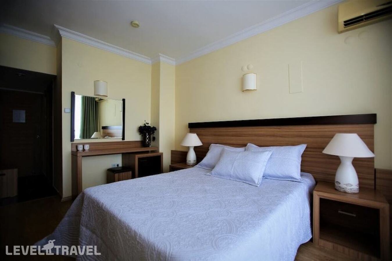 фотографии номера Стандартный с балконом и видом на море отеля Lara Hotel (Adults Only 18+) в Турция(Лара) - фото №6