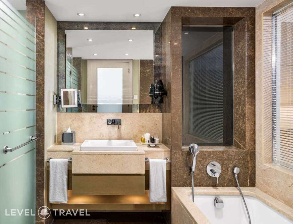 фотографии номера Стандартный с панорамным видом отеля Radisson Blu Hotel Sisli в Турция(Шишли) - фото №3