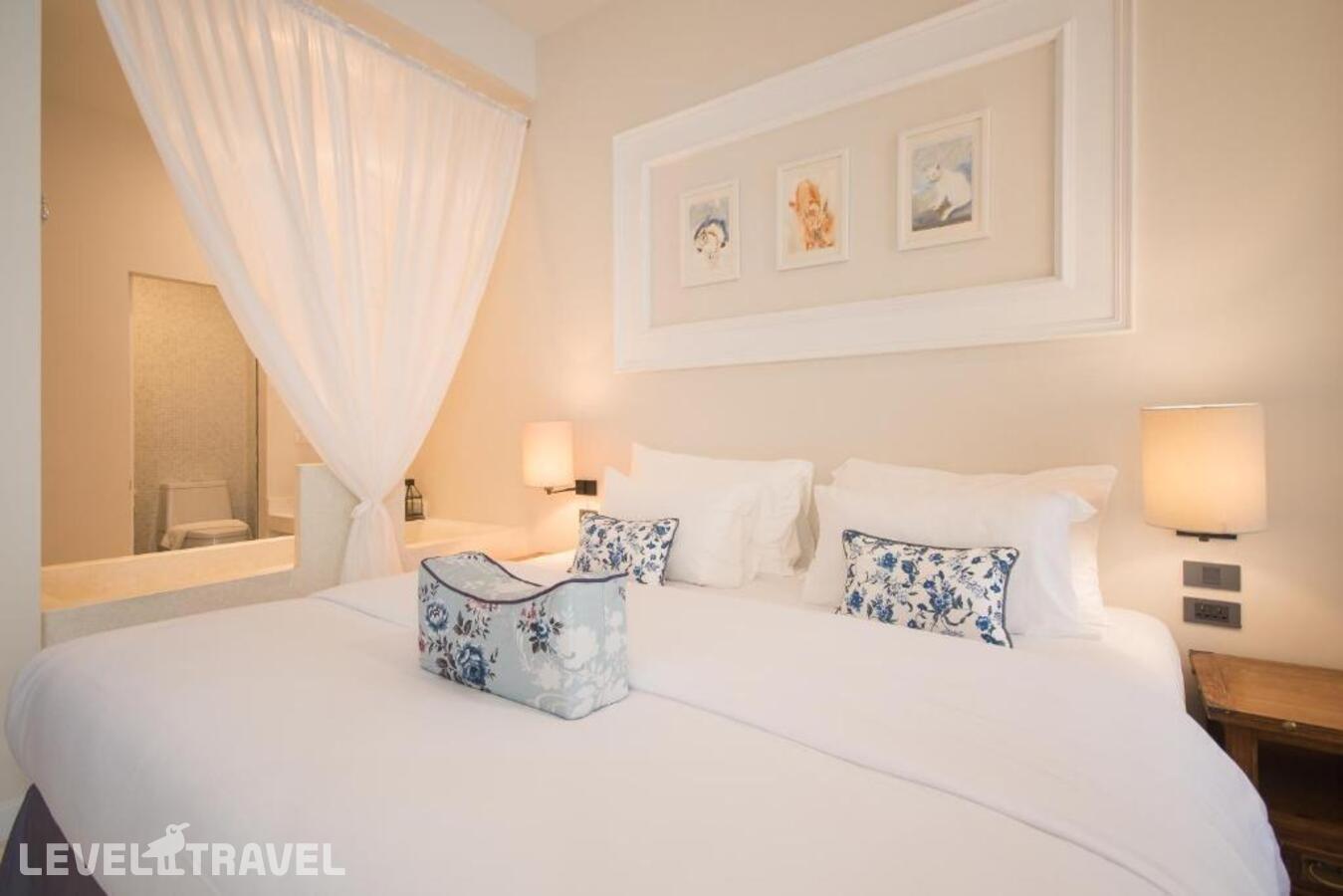 фотографии номера Двухместный номер Deluxe Colonial двуспальная кровать отеля Little Nyonya Hotel в Таиланд(город Пхукет) - фото №5