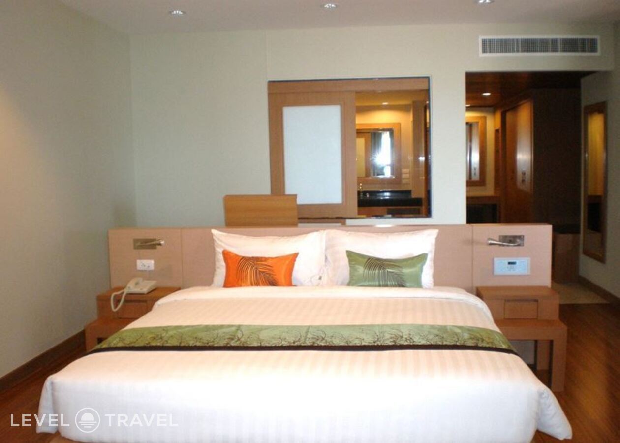 фотографии номера Люкс отеля The Heritage Pattaya Beach Resort (Ex. Grand Heritage Beach Resort) в Таиланд(Джомтьен) - фото №1