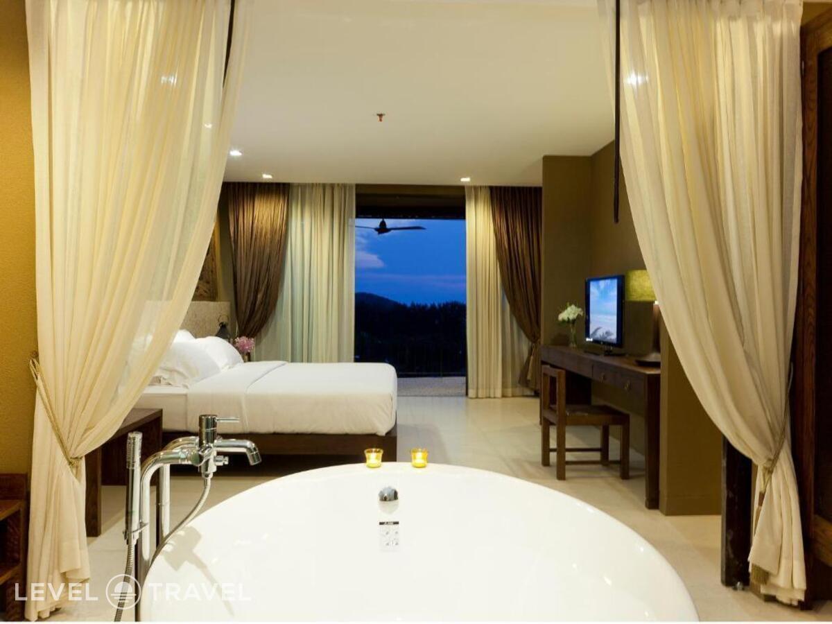 фотографии номера Семейный люкс отеля Sunsuri Phuket в Таиланд(Най Харн) - фото №14