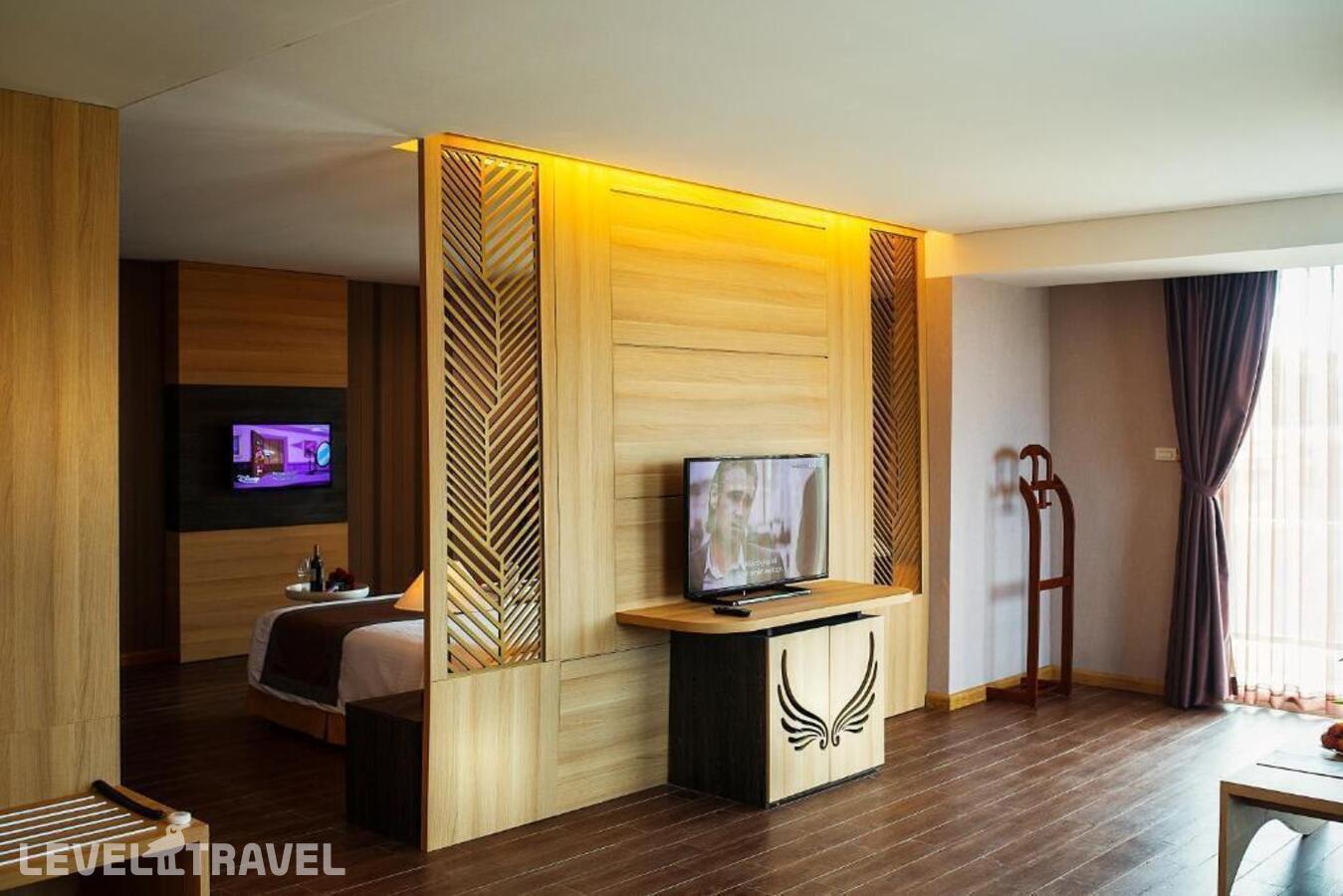 фотографии номера Люкс Grand с балконом и с видом на море отеля Muong Thanh Mui Ne Hotel в Вьетнам(Муйне) - фото №10