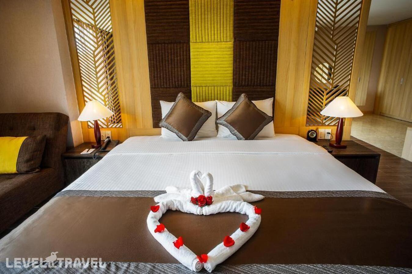 фотографии номера Люкс Grand с балконом и с видом на море отеля Muong Thanh Mui Ne Hotel в Вьетнам(Муйне) - фото №8