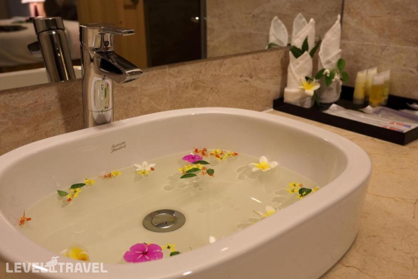 фотографии номера Люкс Grand с балконом и с видом на море отеля Muong Thanh Mui Ne Hotel в Вьетнам(Муйне) - фото №6