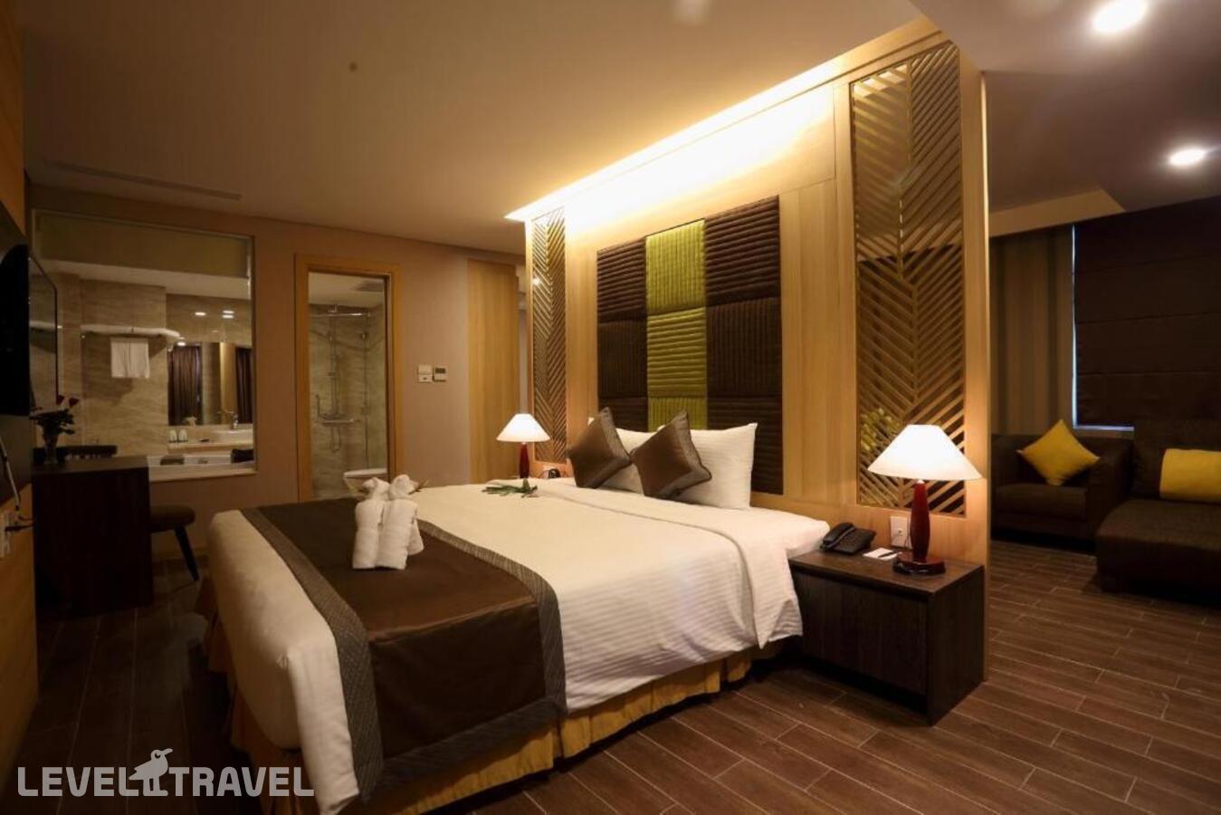 фотографии номера Люкс Grand с балконом и с видом на море отеля Muong Thanh Mui Ne Hotel в Вьетнам(Муйне) - фото №4