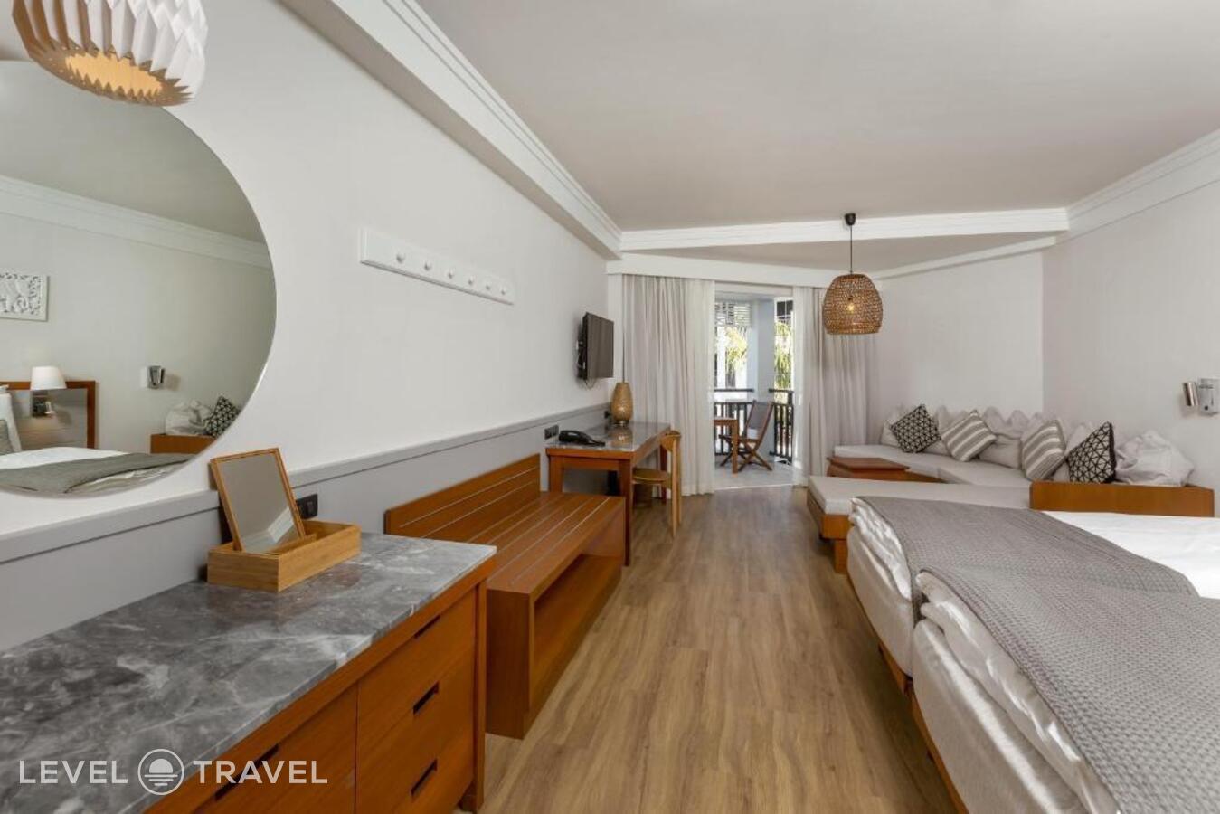 фотографии номера Студия (две односпальные кровати) отеля Sunwing Resort & Spa Bangtao Beach в Таиланд(Банг Тао Бич) - фото №3