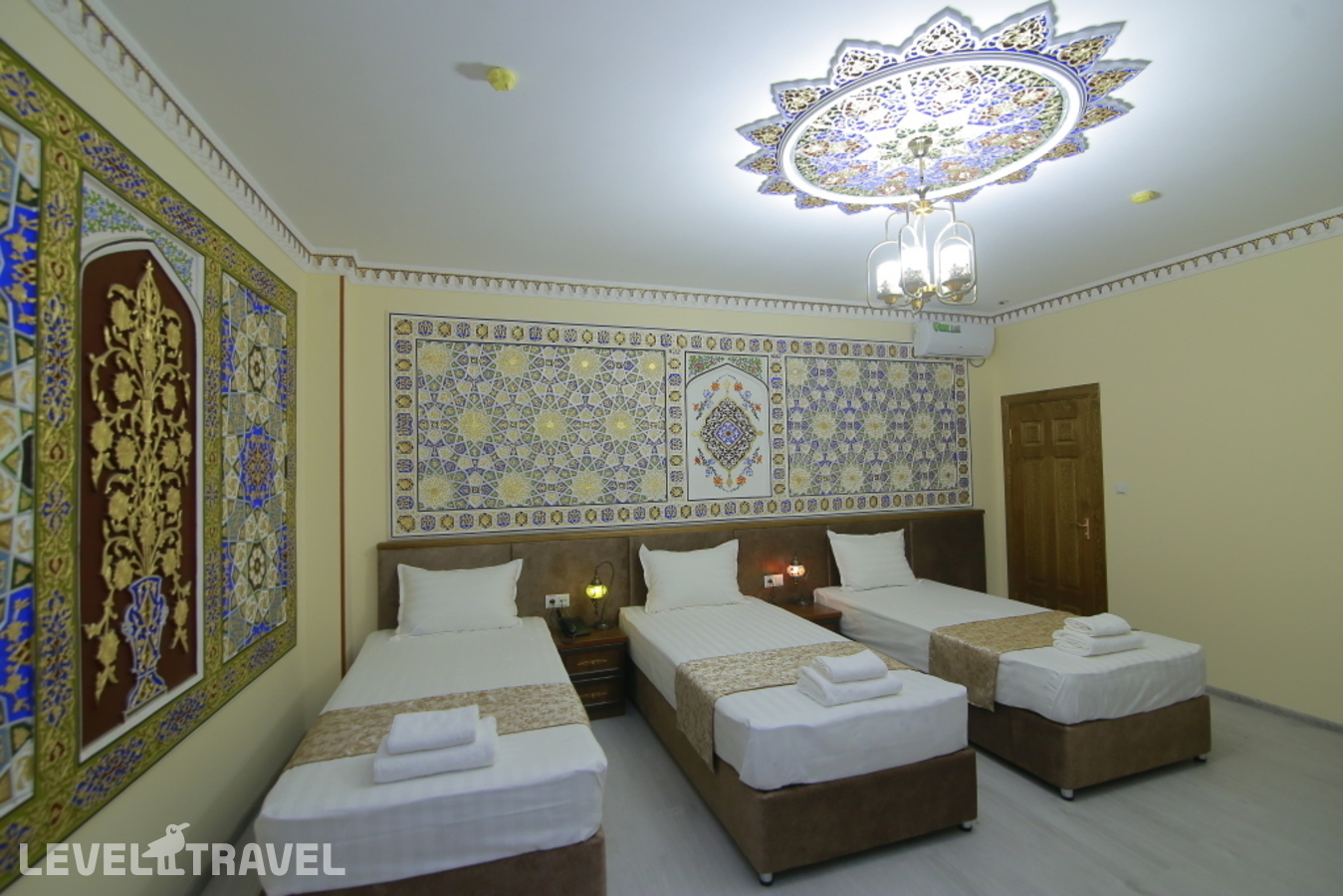 фотографии номера Трёхместный номер Superior с видом на внутренний двор отеля Sahar Boutique Hotel в Узбекистан(Бухара) - фото №5