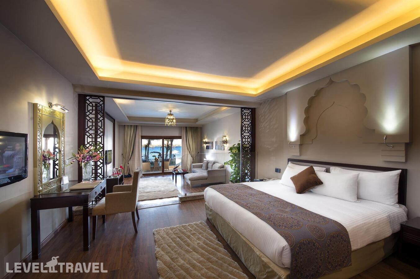 фотографии номера Представительский люкс с видом на море отеля Sunrise Arabian Beach Resort в Египет(Шаркс Бэй) - фото №1