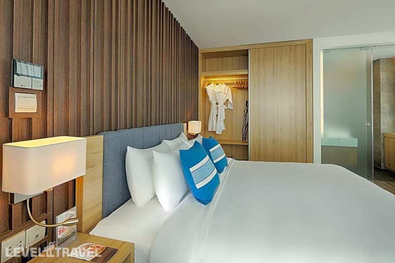 фотографии номера Люкс с видом на океан отеля Belle Maison Parosand Danang Hotel – Managed By H&K Hospitality в Вьетнам(Дананг) - фото №1