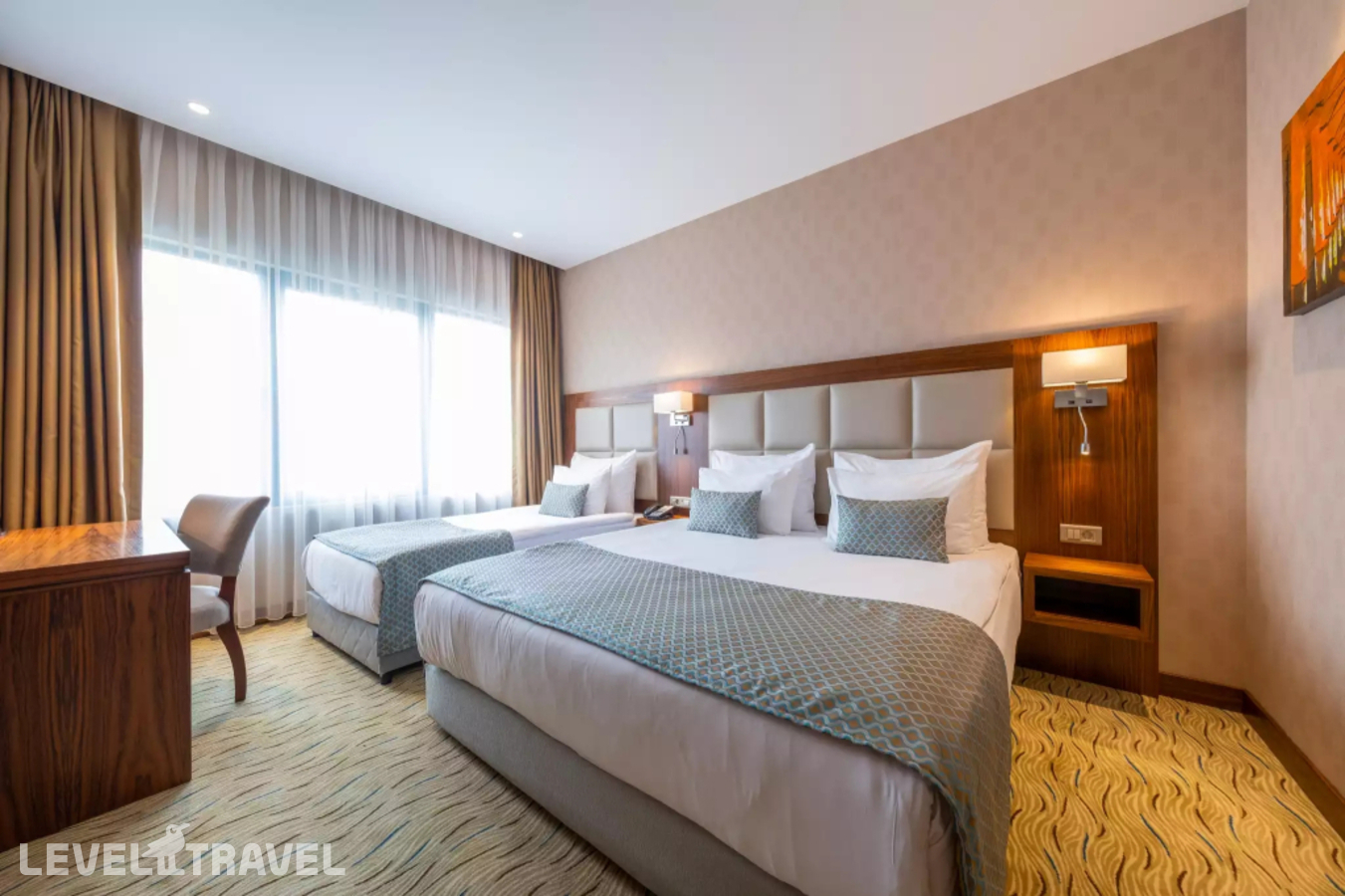 фотографии номера Трёхместный номер Business отеля Clarion Hotel Istanbul Mahmutbey в Турция(Багджылар) - фото №1