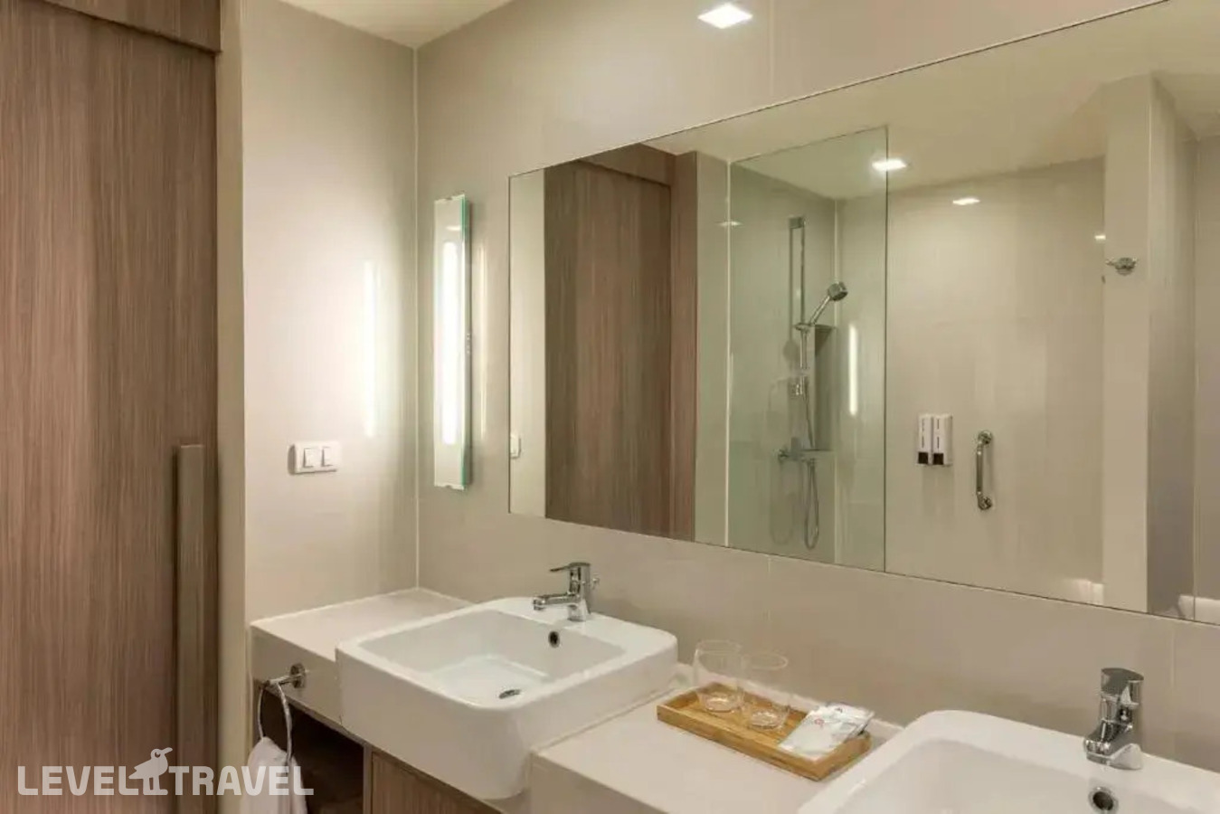 фотографии номера Трехместный семейный отеля Travelodge Pattaya (Ex. Premier Inn Pattaya) в Таиланд(Центральная Паттайя) - фото №5