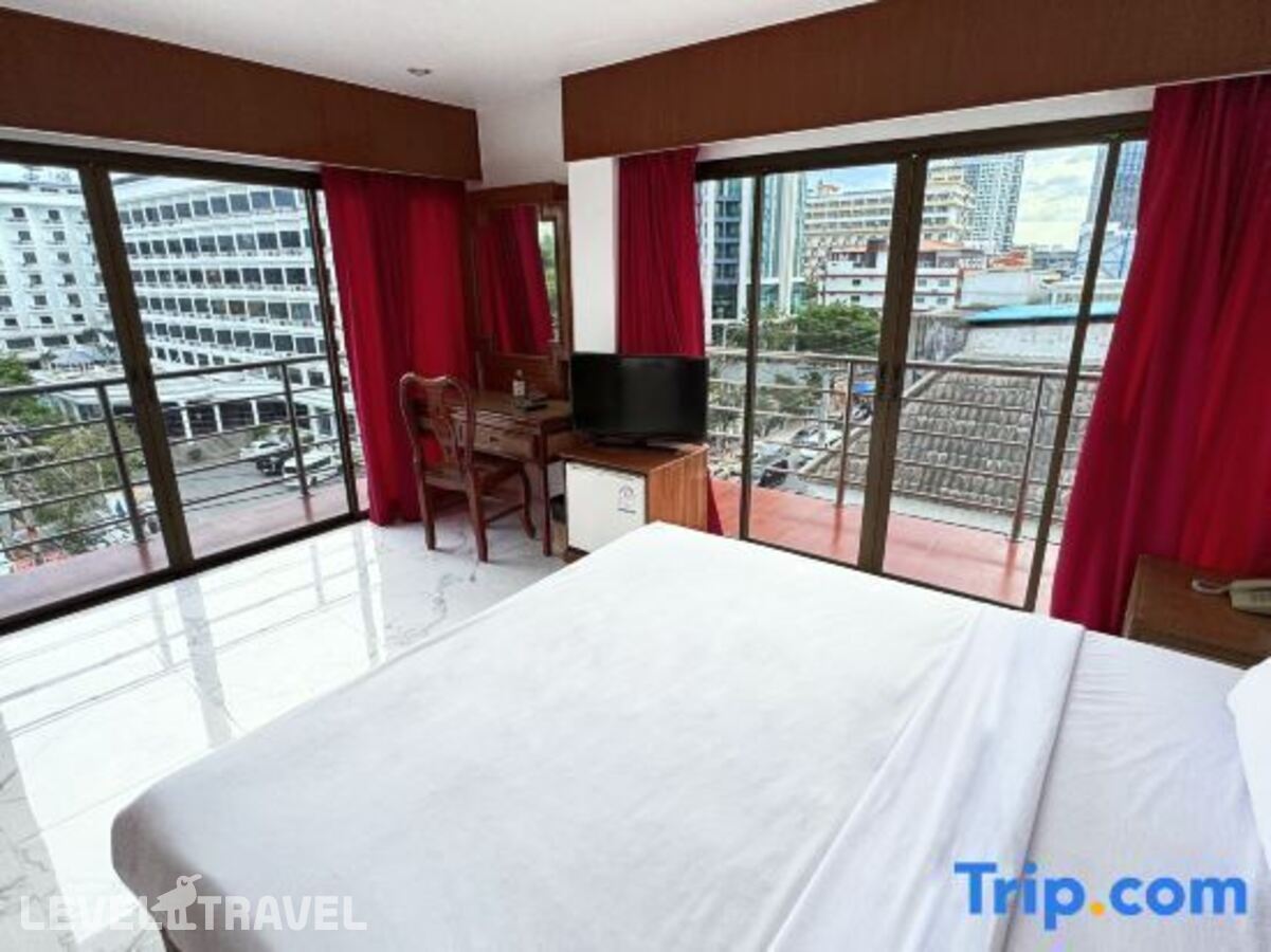 фотографии номера Делюкс отеля Highfive Guest House в Таиланд(Центральная Паттайя) - фото №3