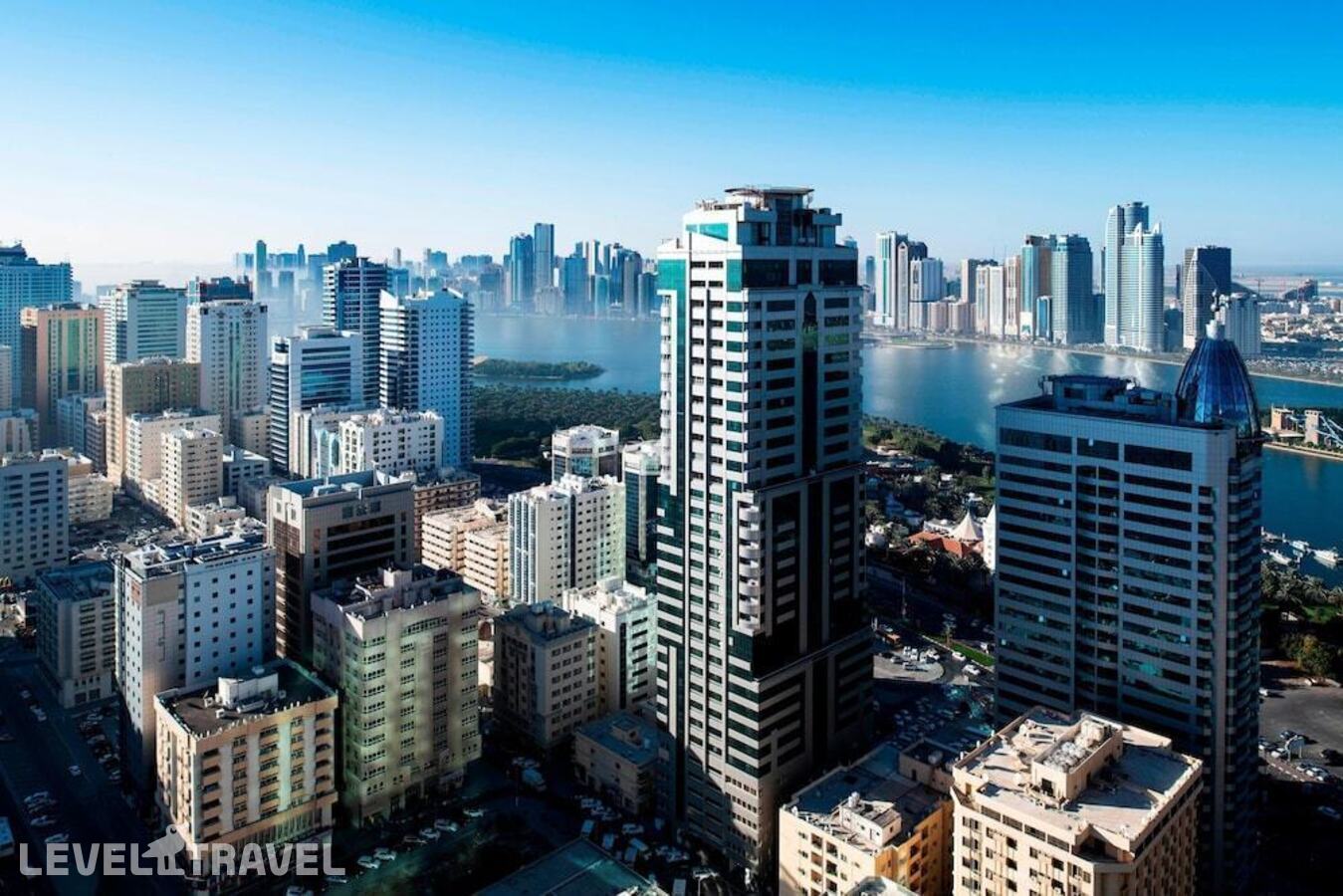 фотографии номера Четырехместный классический отеля Four Points By Sheraton Sharjah в ОАЭ(Шарджа) - фото №2