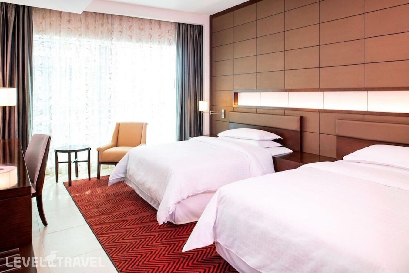 фотографии номера Четырехместный классический отеля Four Points By Sheraton Sharjah в ОАЭ(Шарджа) - фото №1