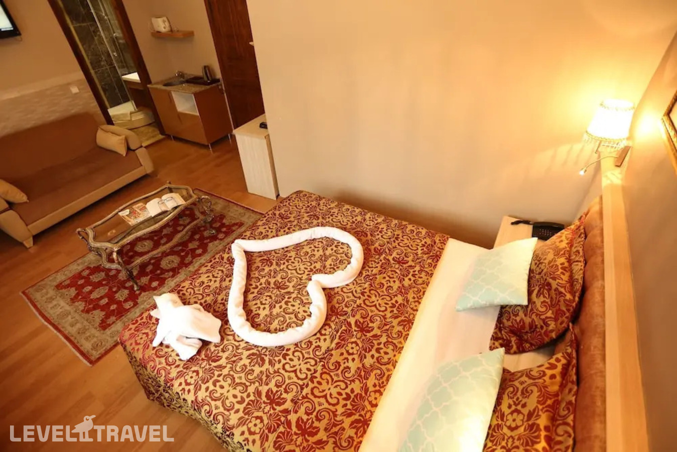 фотографии номера Люкс семейный с 3 комнатами отеля Tashkonak Hotel Istanbul в Турция(Фатих) - фото №5