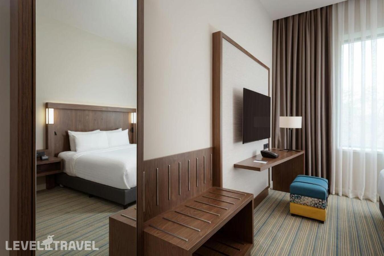 фотографии номера Стандартный с видом на город отеля Courtyard By Marriott Baku в Азербайджан(Баку) - фото №14