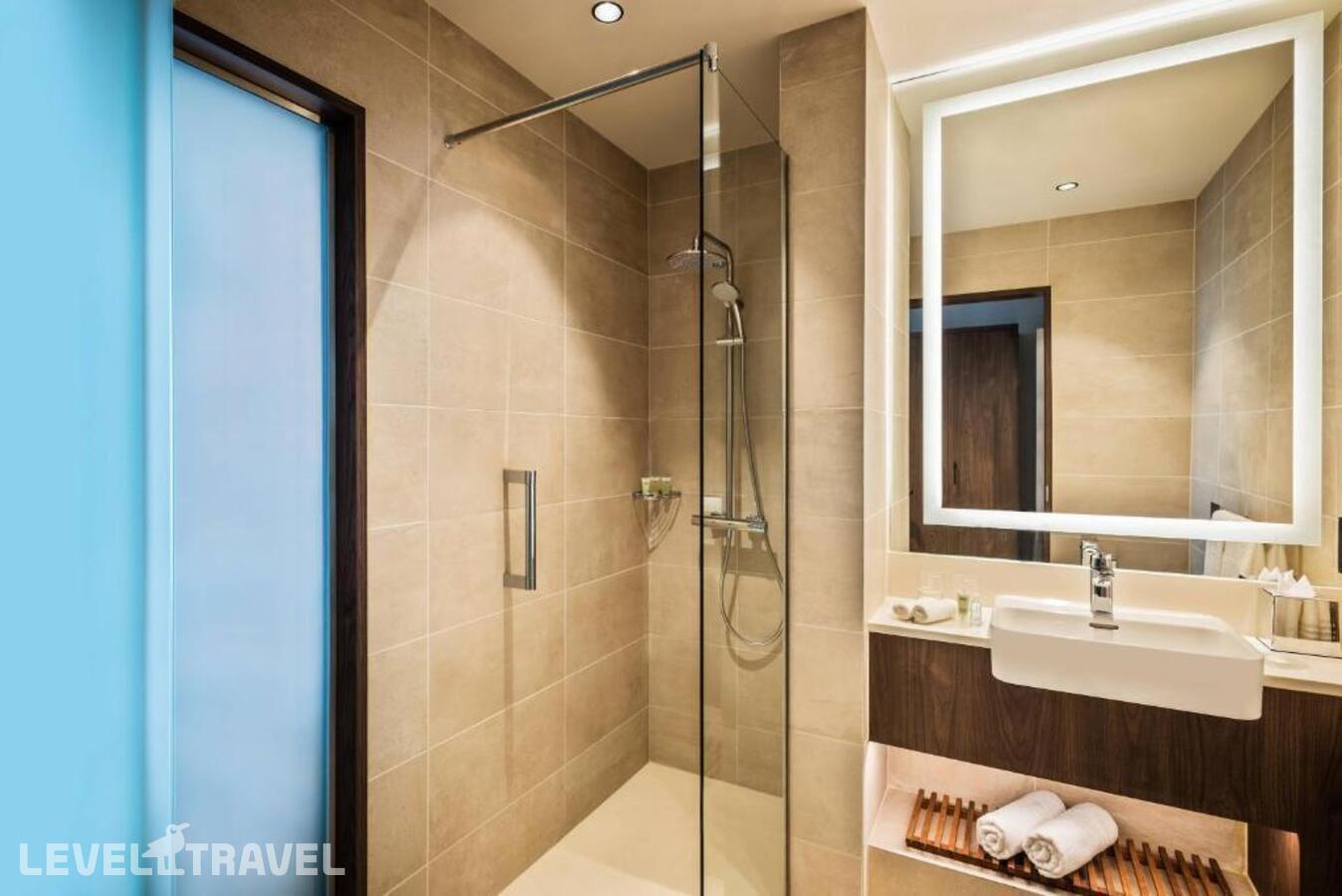 фотографии номера Стандартный с видом на город отеля Courtyard By Marriott Baku в Азербайджан(Баку) - фото №10