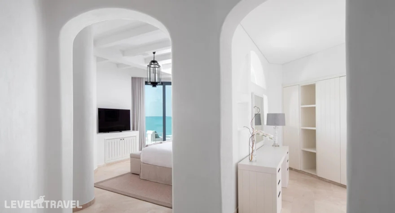 фотографии номера Номер Oia с видом на море отеля Anantara Retreat Santorini Abu Dhabi (Adults Only 18+) в ОАЭ(Абу-Даби) - фото №2