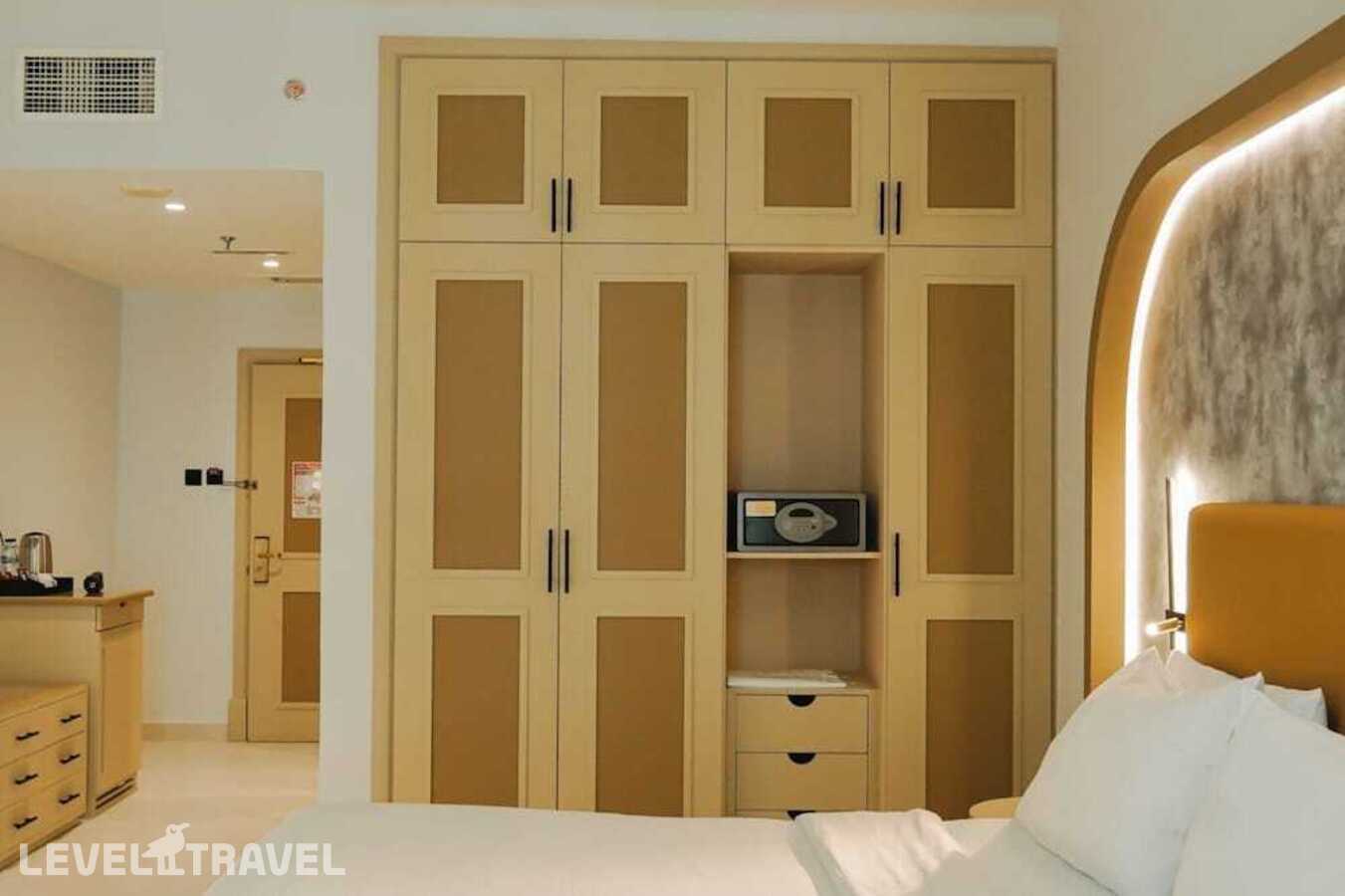фотографии номера Делюкс с видом на город (две односпальные кровати) отеля Sheraton Khalidiya Abu Dhabi в ОАЭ(Абу-Даби) - фото №4