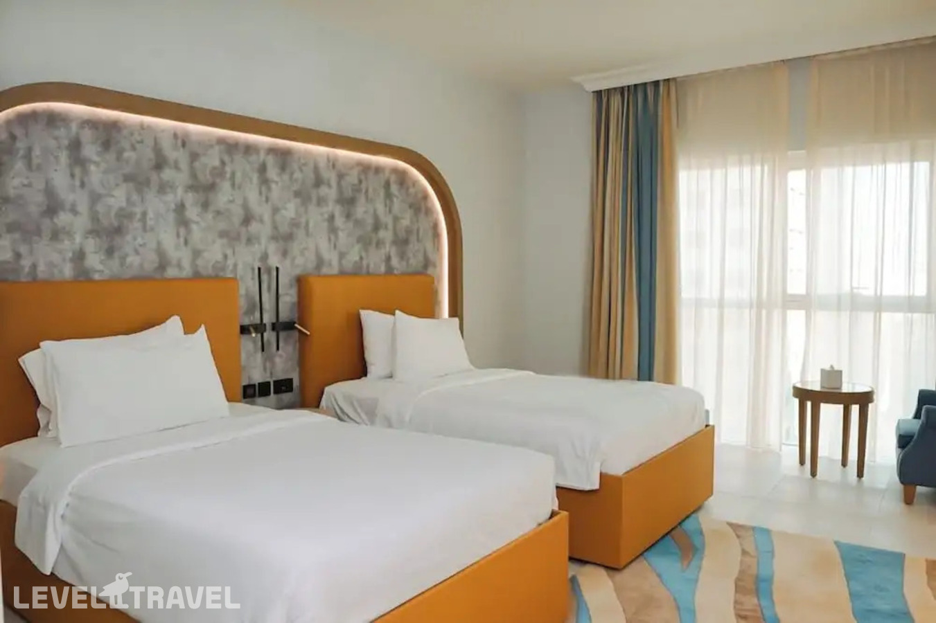 фотографии номера Делюкс с видом на море (две односпальные кровати) отеля Sheraton Khalidiya Abu Dhabi в ОАЭ(Абу-Даби) - фото №1