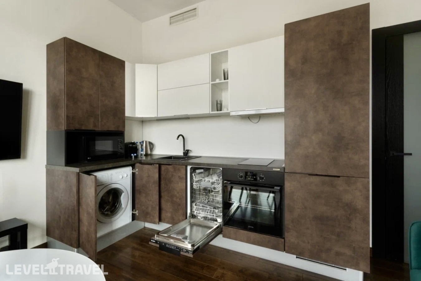 фотографии номера Четырёхместные апартаменты с видом на город отеля SV Loft Apartments (СВ Лофт Апартментс) в Россия(Василеостровский район) - фото №13