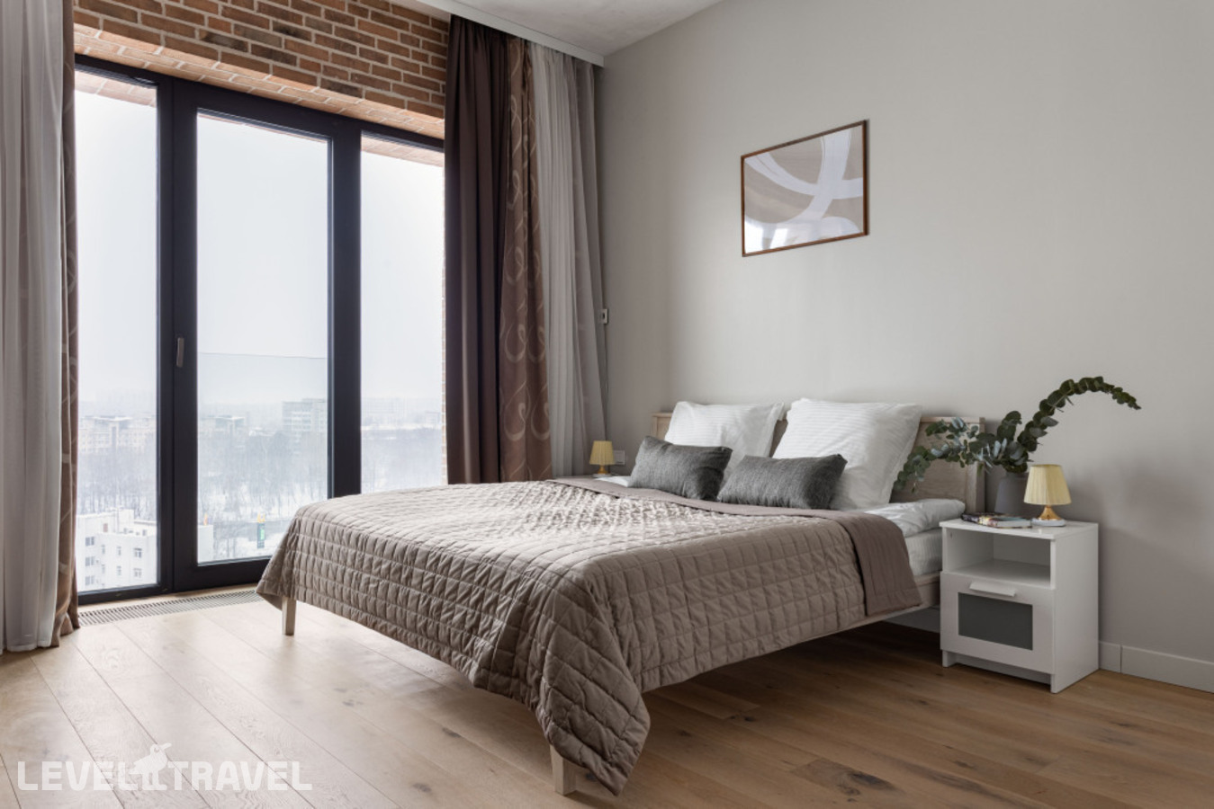 фотографии номера Четырёхместные апартаменты Deluxe с видом на город отеля SV Loft Apartments (СВ Лофт Апартментс) в Россия(Василеостровский район) - фото №1