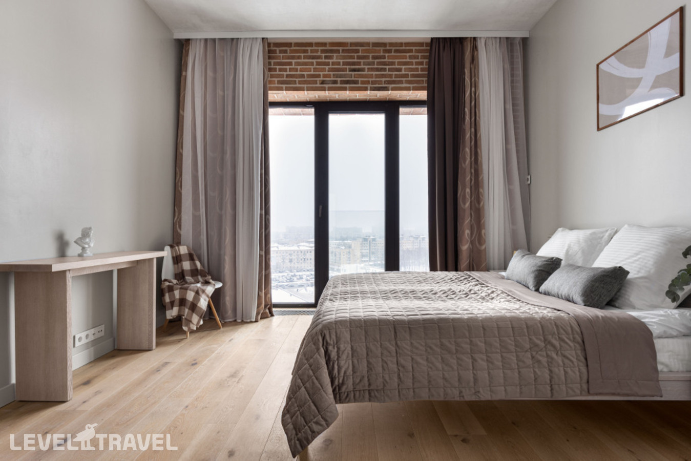 фотографии номера Четырёхместные апартаменты Deluxe с видом на город отеля SV Loft Apartments (СВ Лофт Апартментс) в Россия(Василеостровский район) - фото №2