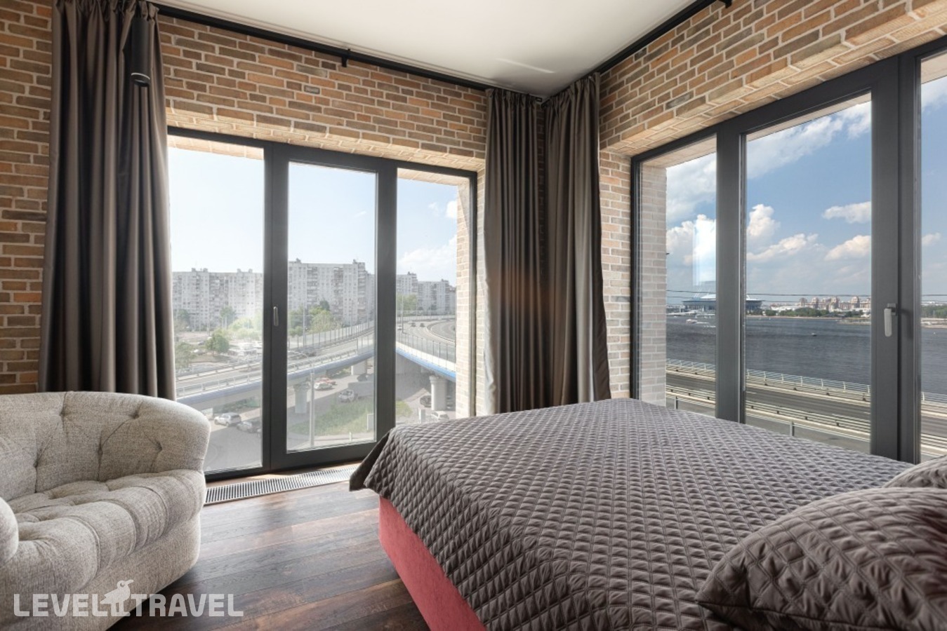 фотографии номера Пятиместные апартаменты Lux с видом на реку отеля SV Loft Apartments (СВ Лофт Апартментс) в Россия(Василеостровский район) - фото №3