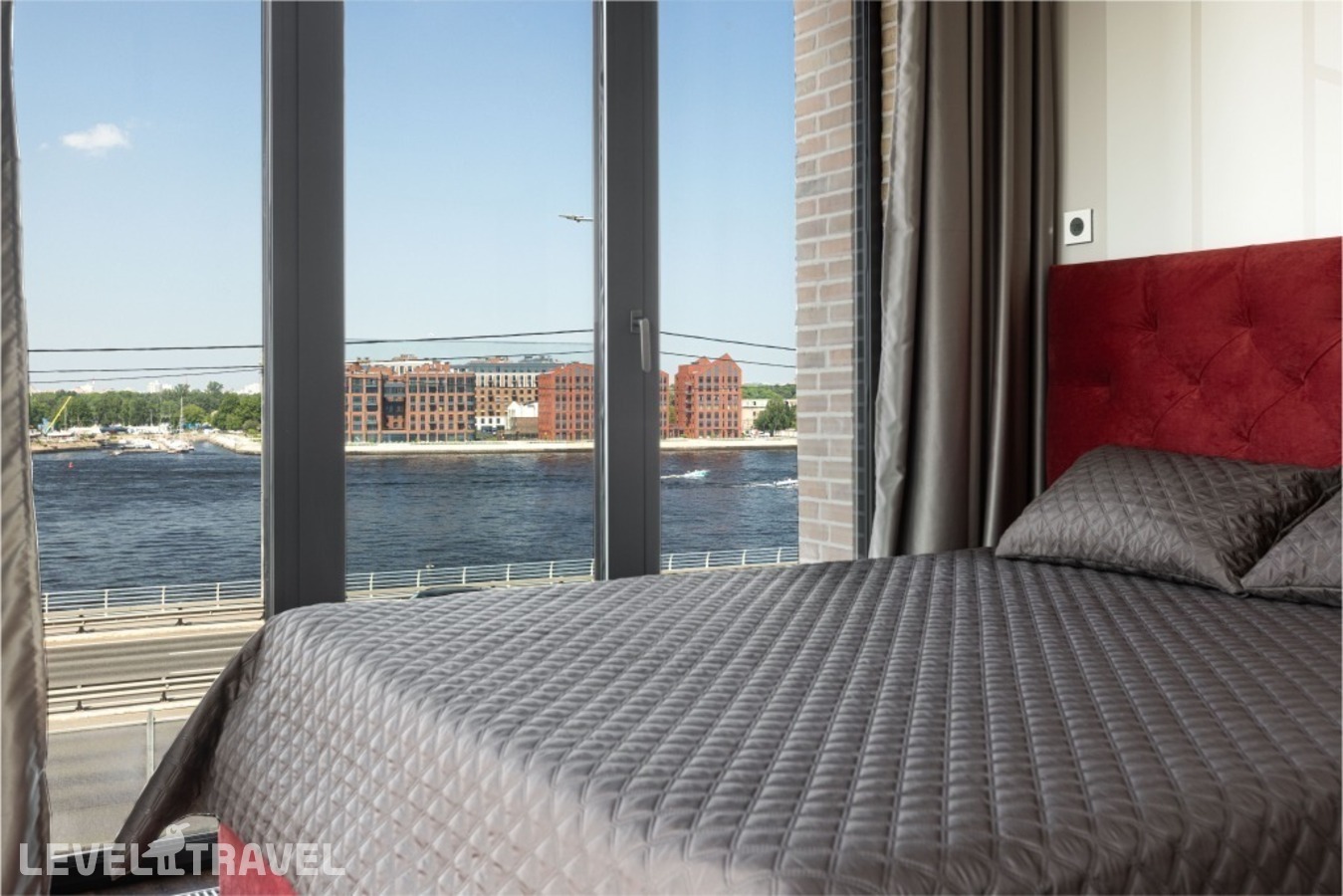 фотографии номера Пятиместные апартаменты Lux с видом на реку отеля SV Loft Apartments (СВ Лофт Апартментс) в Россия(Василеостровский район) - фото №2