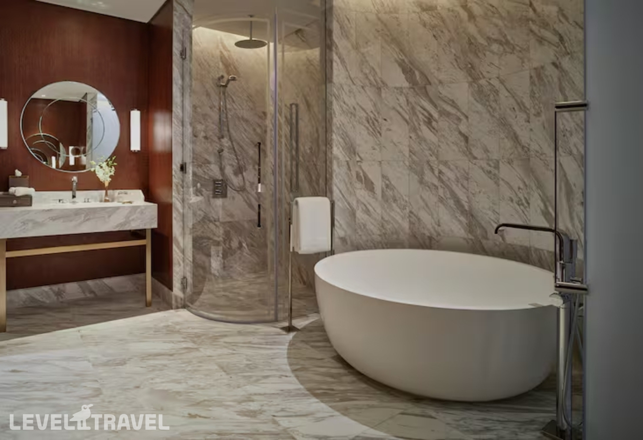 Двухместный люкс Grand Corner с красивым видом из окна двуспальная кровать — фото 8