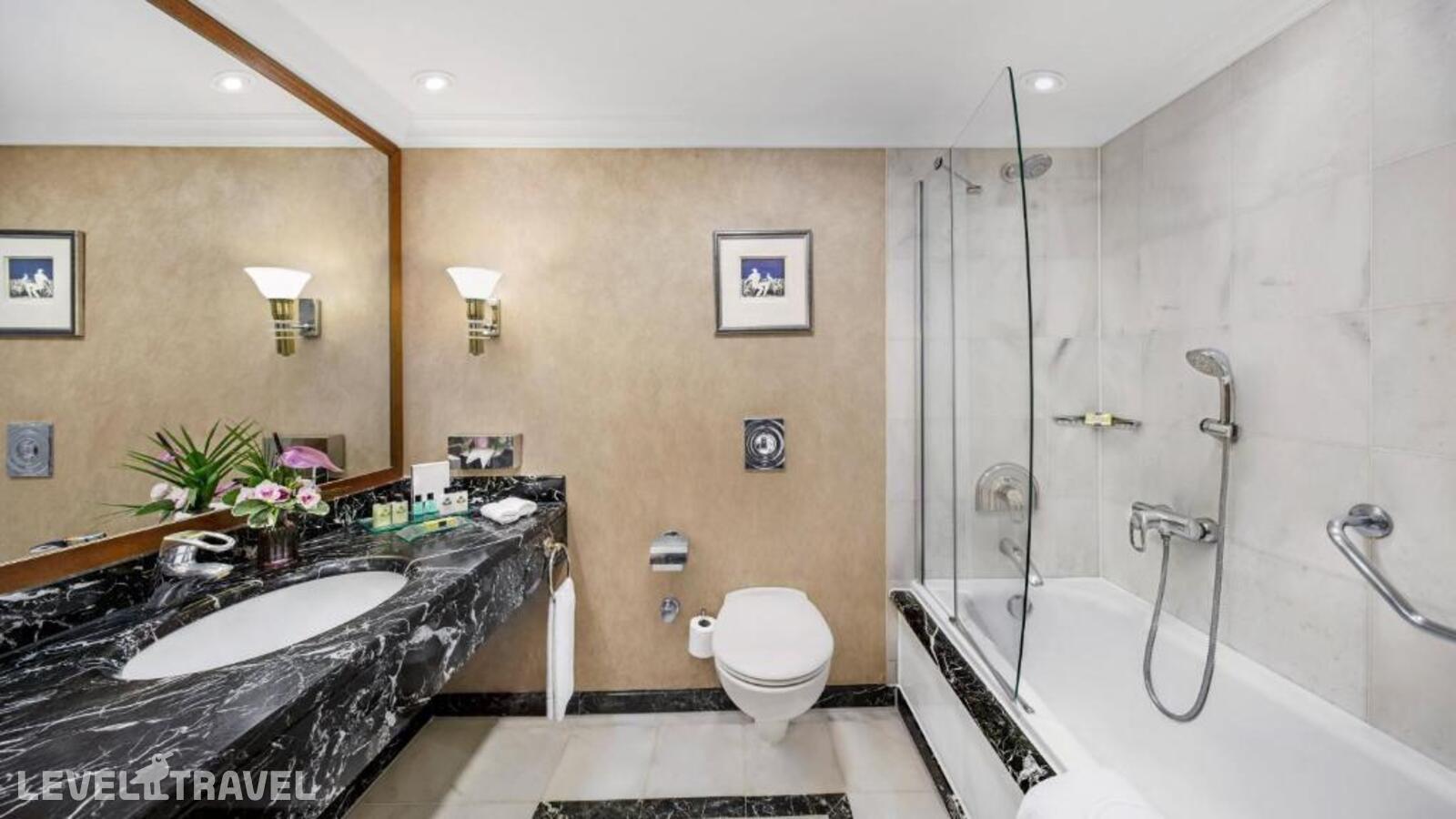 фотографии номера Двухместный номер Premium с видом на море 2 отдельные кровати отеля Intercontinental Hotel Istanbul (Ex. Ceylan Intercontinental Hotel) в Турция(Бейоглу) - фото №4