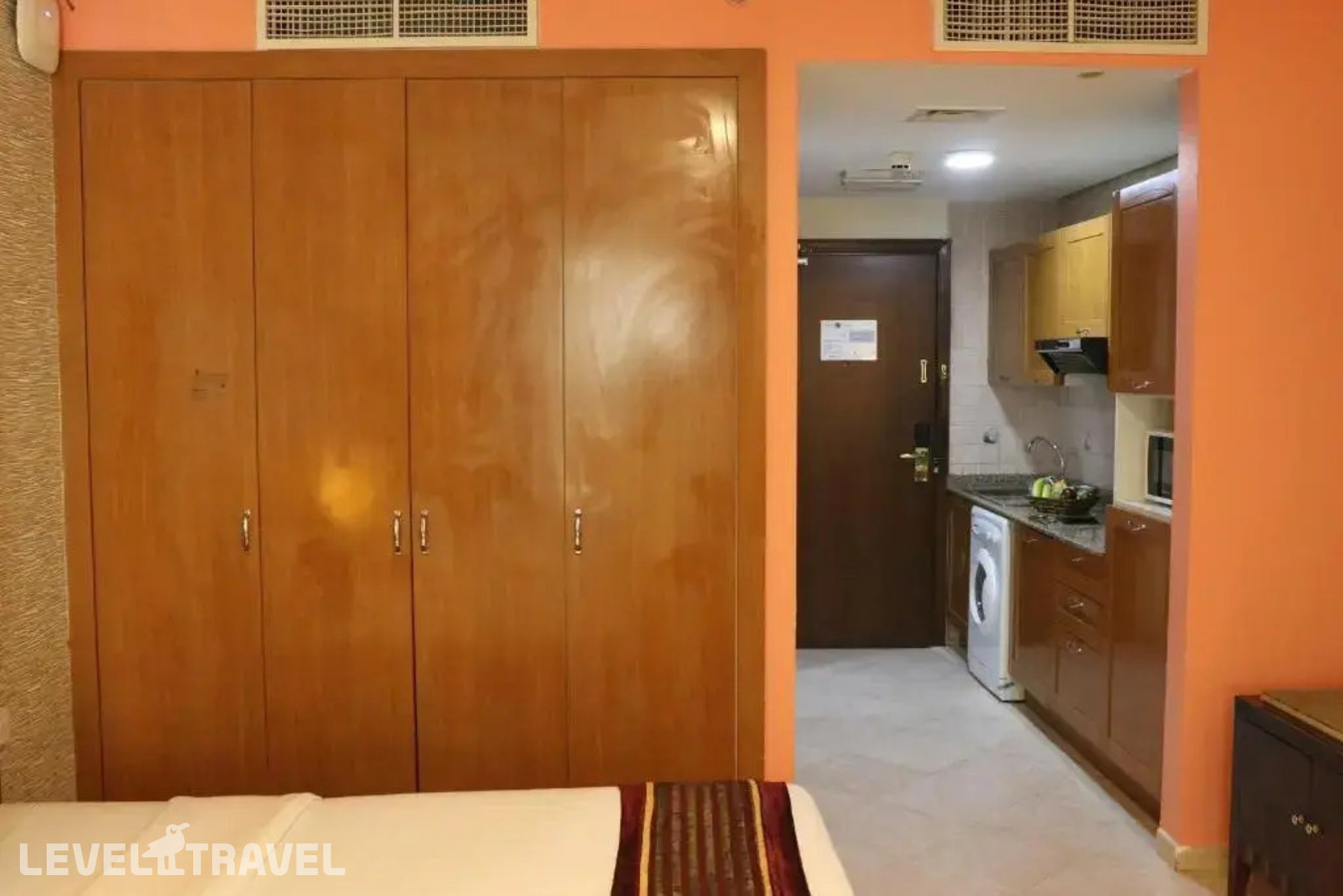 фотографии номера Студия отеля Al Manar Grand Hotel Apartments в ОАЭ(Бар Дубай) - фото №2