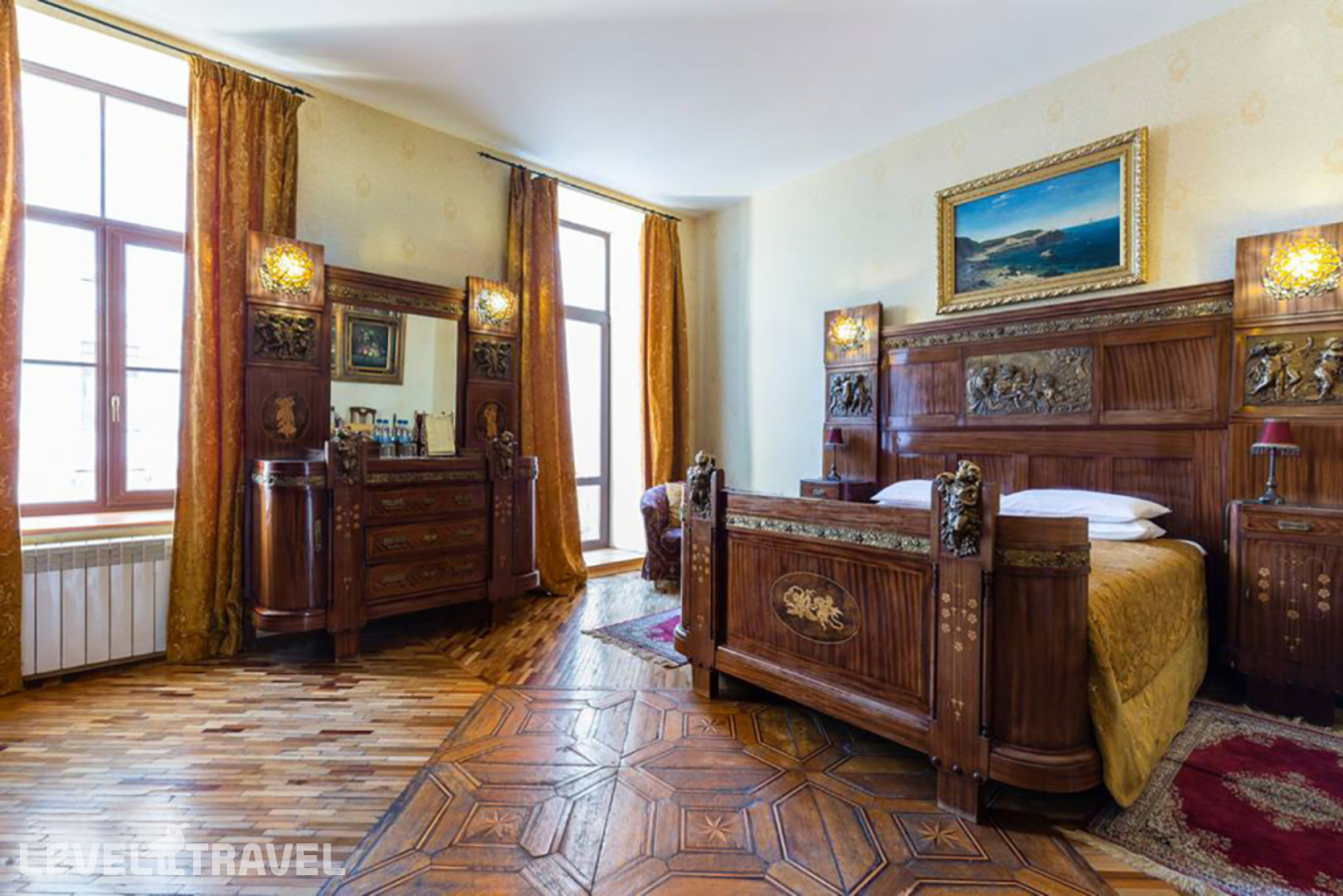 фотографии номера Двухместный люкс Executive с балконом и с видом на город двуспальная кровать отеля Арт-Отель Рахманинов в Россия(Центральный район) - фото №2