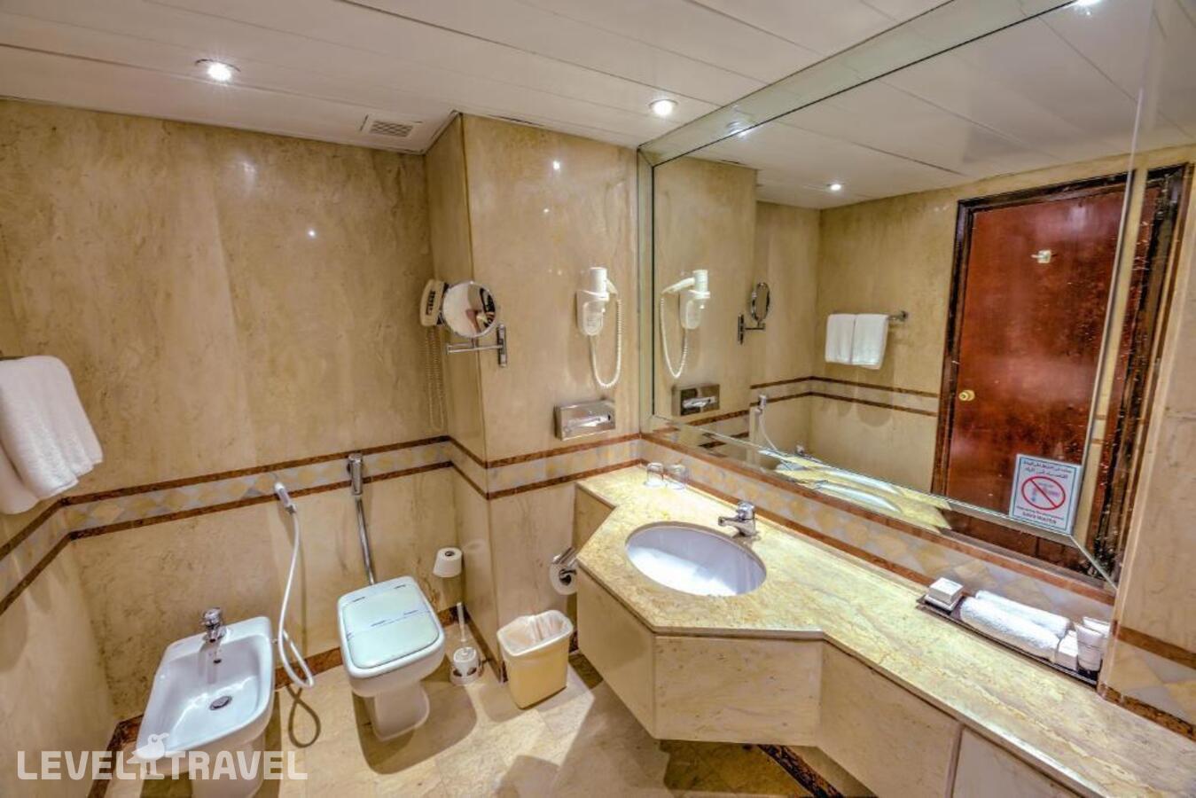 фотографии номера Стандартный с видом на море отеля Continental Hurghada (Ex.Movenpick Resort) в Египет(Хургада (город)) - фото №2