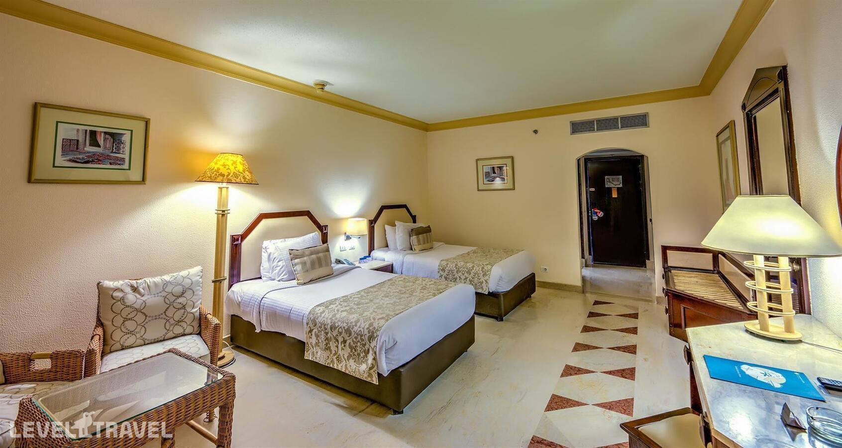 фотографии номера Стандартный с видом на сад отеля Continental Hurghada (Ex.Movenpick Resort) в Египет(Хургада (город)) - фото №2