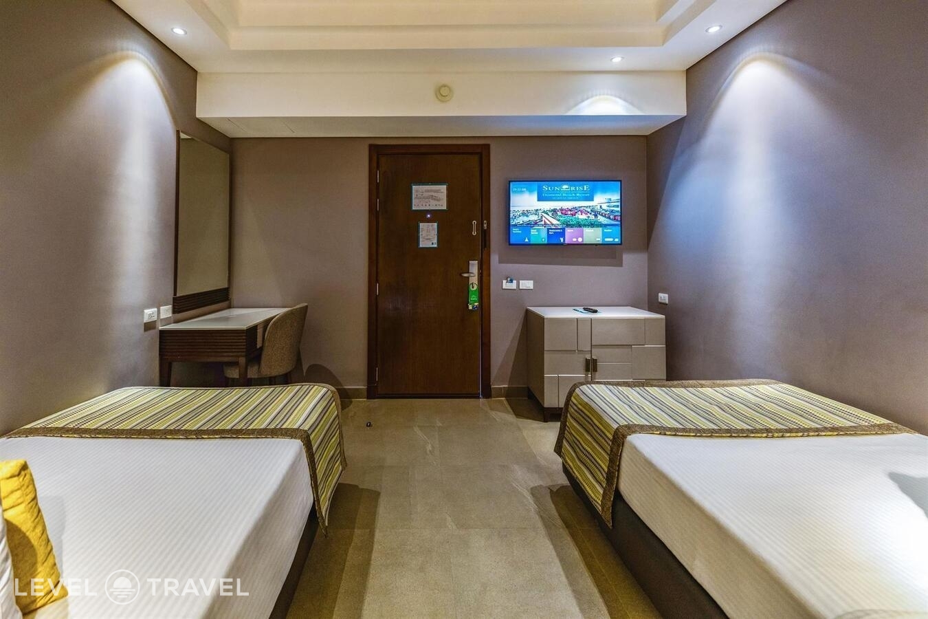фотографии номера Семейный люкс с видом на бассейн отеля Sunrise Diamond Beach Resort в Египет(Шарм-эль-Шейх) - фото №3