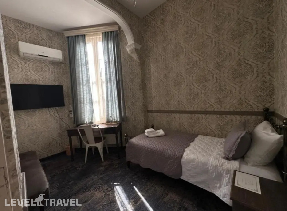 фотографии номера Экономичный номер отеля Townhouse Tbilisi Hotel в Грузия(Тбилиси) - фото №2