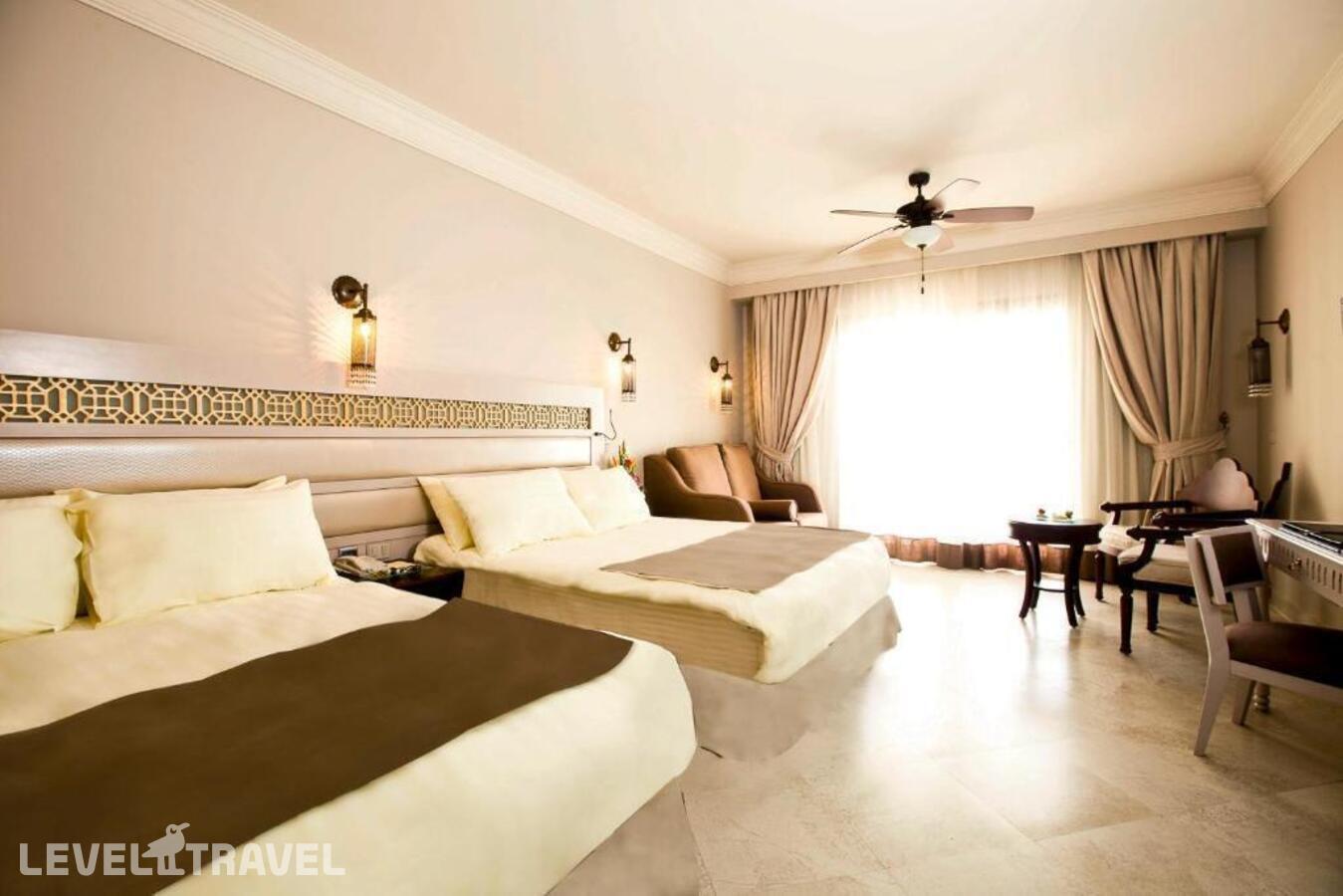 фотографии номера Улучшенный с частичным видом на море отеля Sunrise Arabian Beach Resort в Египет(Шаркс Бэй) - фото №2