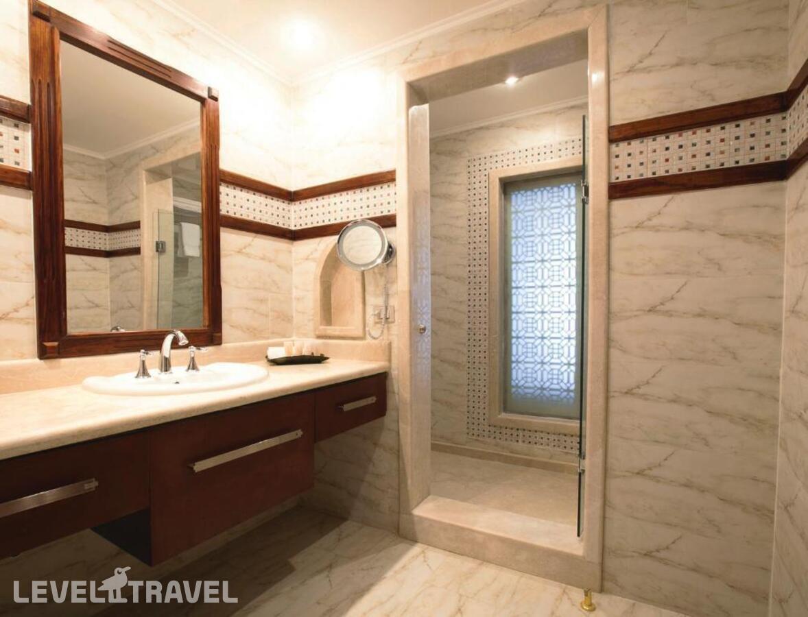 фотографии номера Улучшенный с частичным видом на море отеля Sunrise Arabian Beach Resort в Египет(Шаркс Бэй) - фото №3