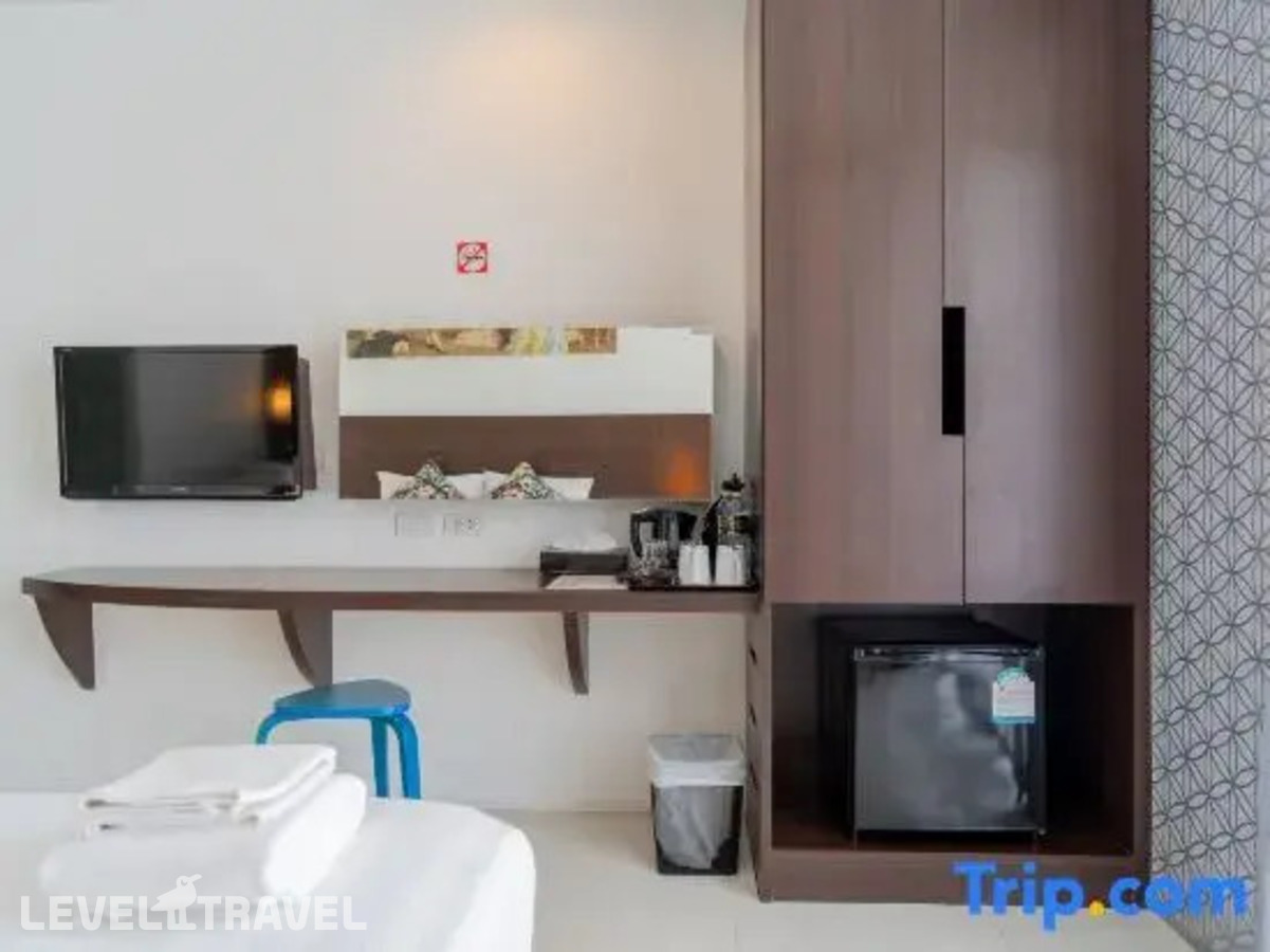 фотографии номера Делюкс с балконом отеля Rodina Beach Hotel (Ex. Isawanya Beach Resort) в Таиланд(Джомтьен) - фото №10
