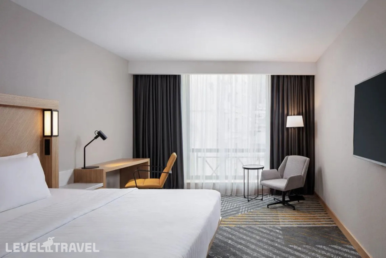 фотографии номера Делюкс с видом на город отеля Courtyard By Marriott Hotel в Грузия(Тбилиси) - фото №1