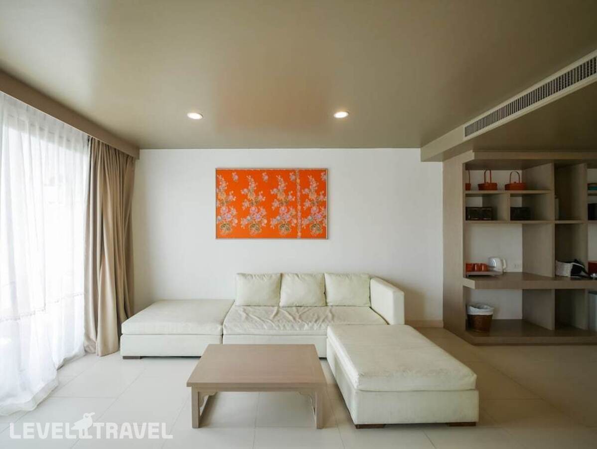 фотографии номера Полулюкс с видом на бассейн отеля Proud Phuket Hotel в Таиланд(Най Янг Бич) - фото №3